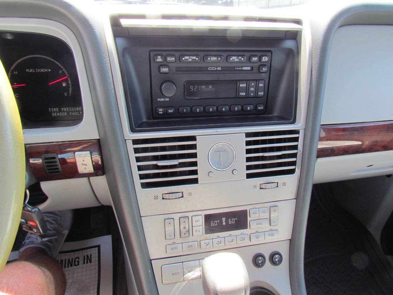 Used 2004 Lincoln Aviator Luxury image 21