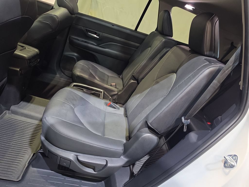 Used 2024 Toyota Grand Highlander AWD Hybrid image 25