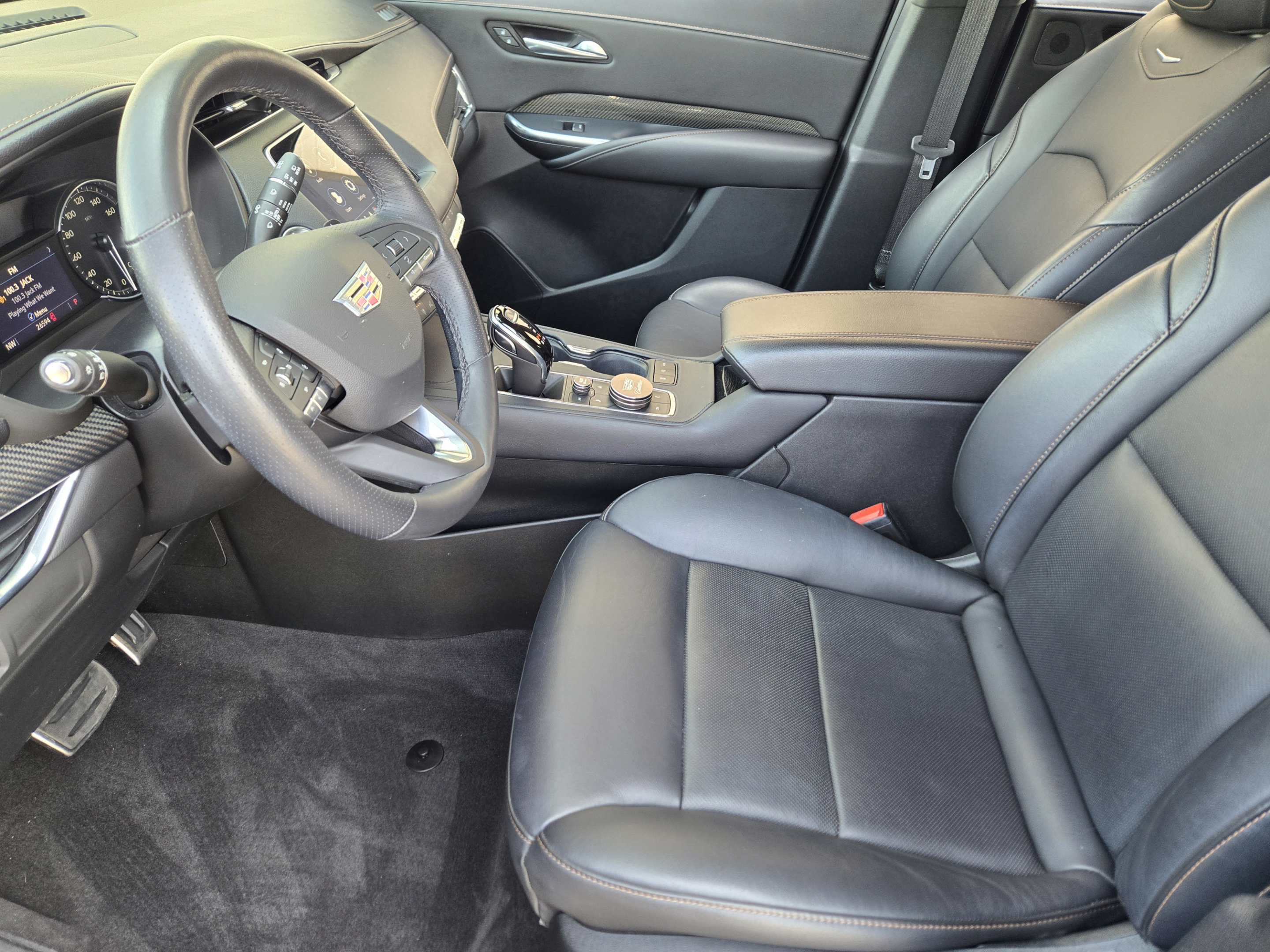 Used 2022 Cadillac XT4 Sport w/ Comfort Package FWD image 11