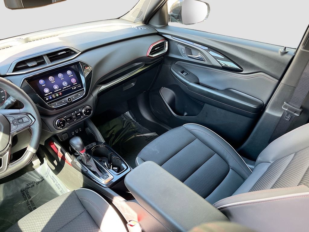 Used 2023 Chevrolet TrailBlazer RS w/ Sun and Liftgate Package image 23