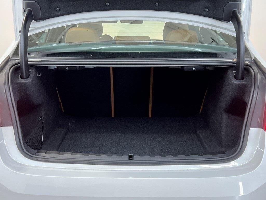 Used 2023 BMW 330i xDrive Sedan w/ Premium Package image 11