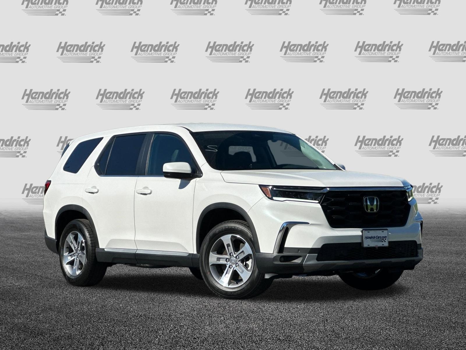 Used 2025 Honda Pilot EX-L image 2