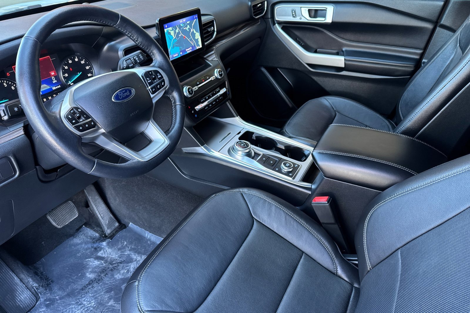 Used 2020 Ford Explorer Limited w/ Class III Trailer Tow Package image 9