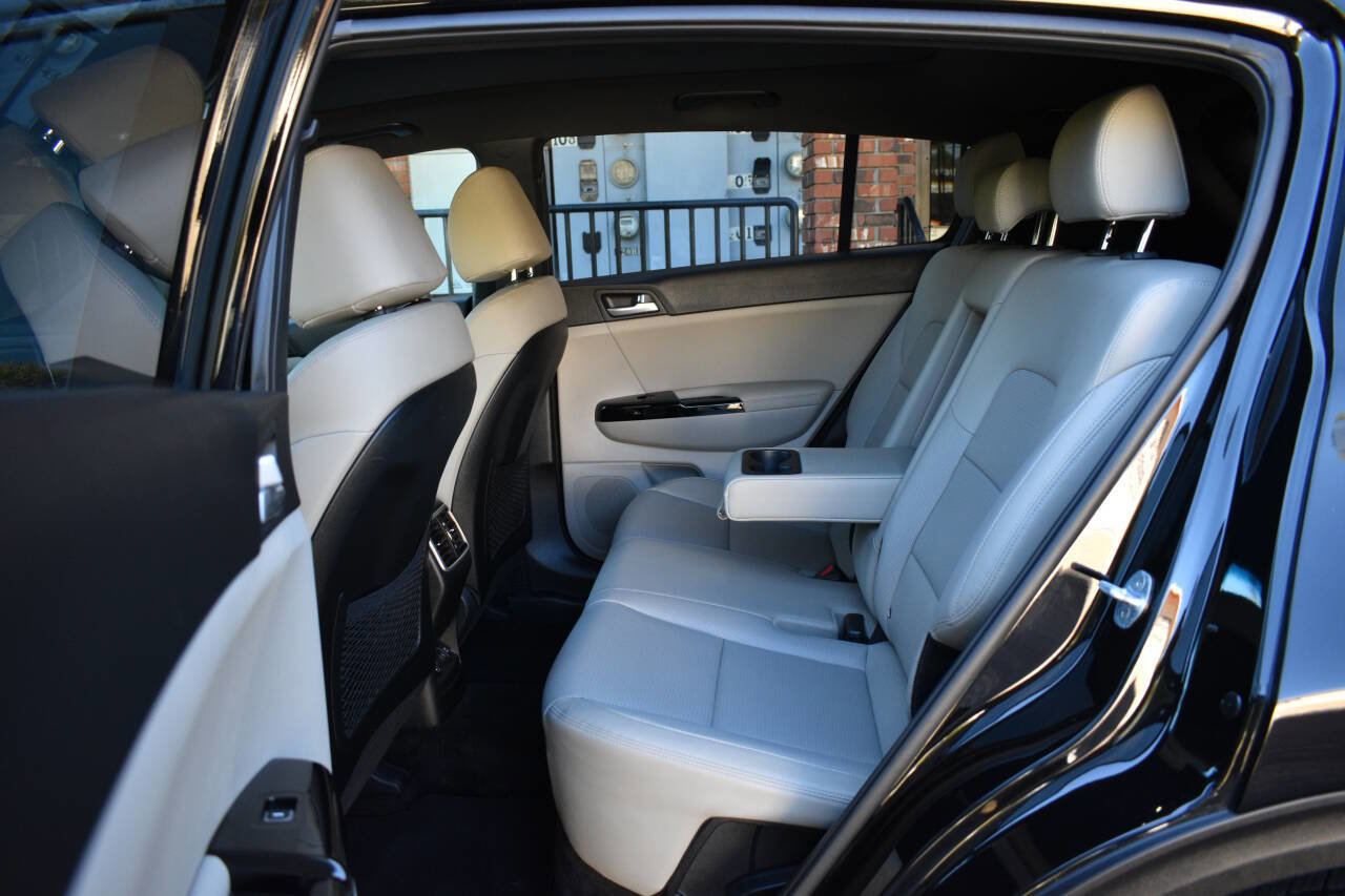 Used 2022 Kia Sportage Nightfall Edition w/ Nighfall AWD Premium Package image 9