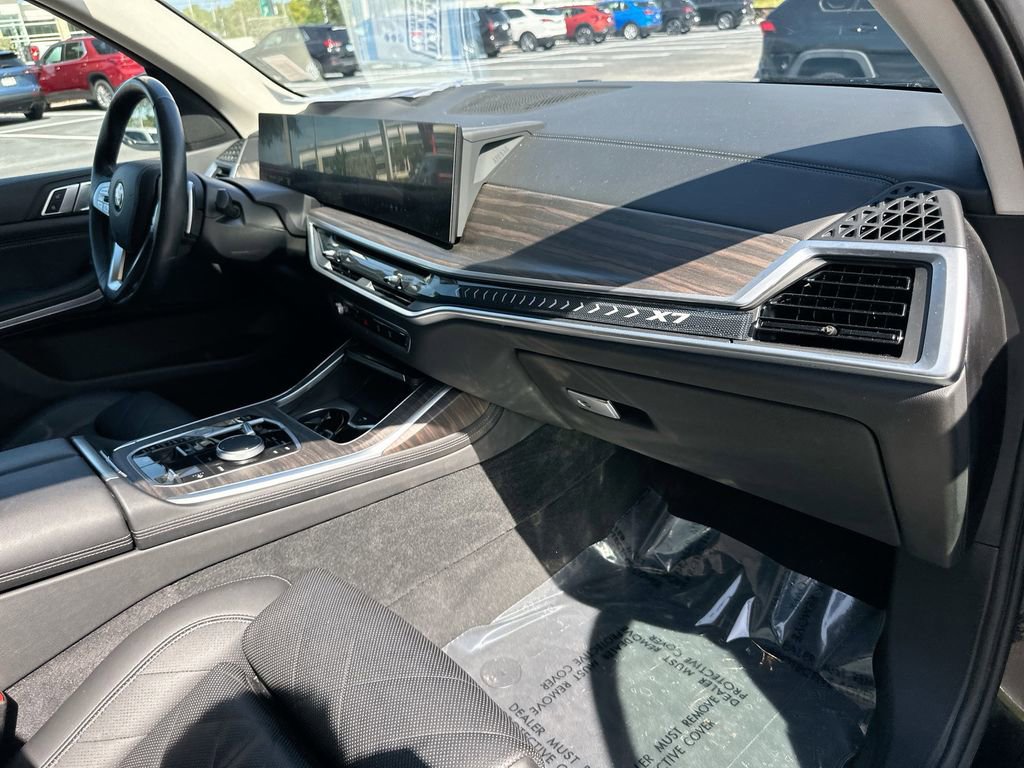 Used 2024 BMW X7 xDrive40i AWD/4WD image 29