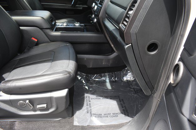 Used 2019 Ford Expedition Limited w/ Equipment Group 302A AWD/4WD image 26