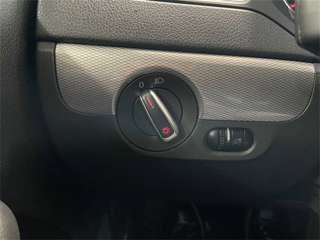 Used 2017 Volkswagen Jetta SE image 13