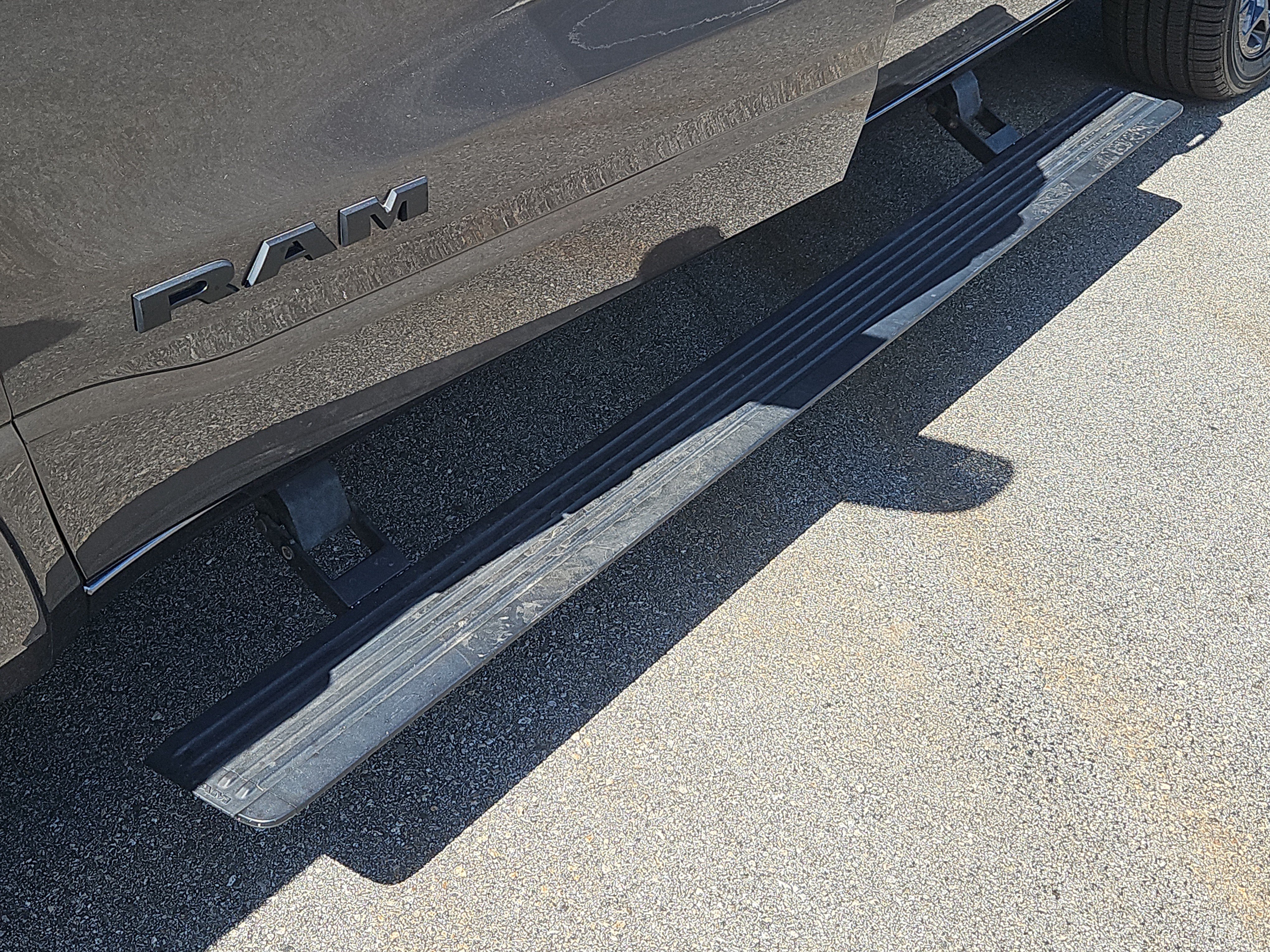 Used 2023 RAM 1500 Limited AWD/4WD image 6