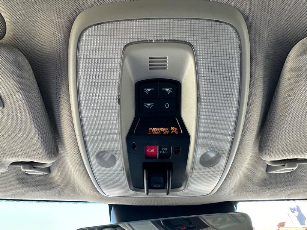 Used 2016 Volvo V60 T5 Cross Country image 14