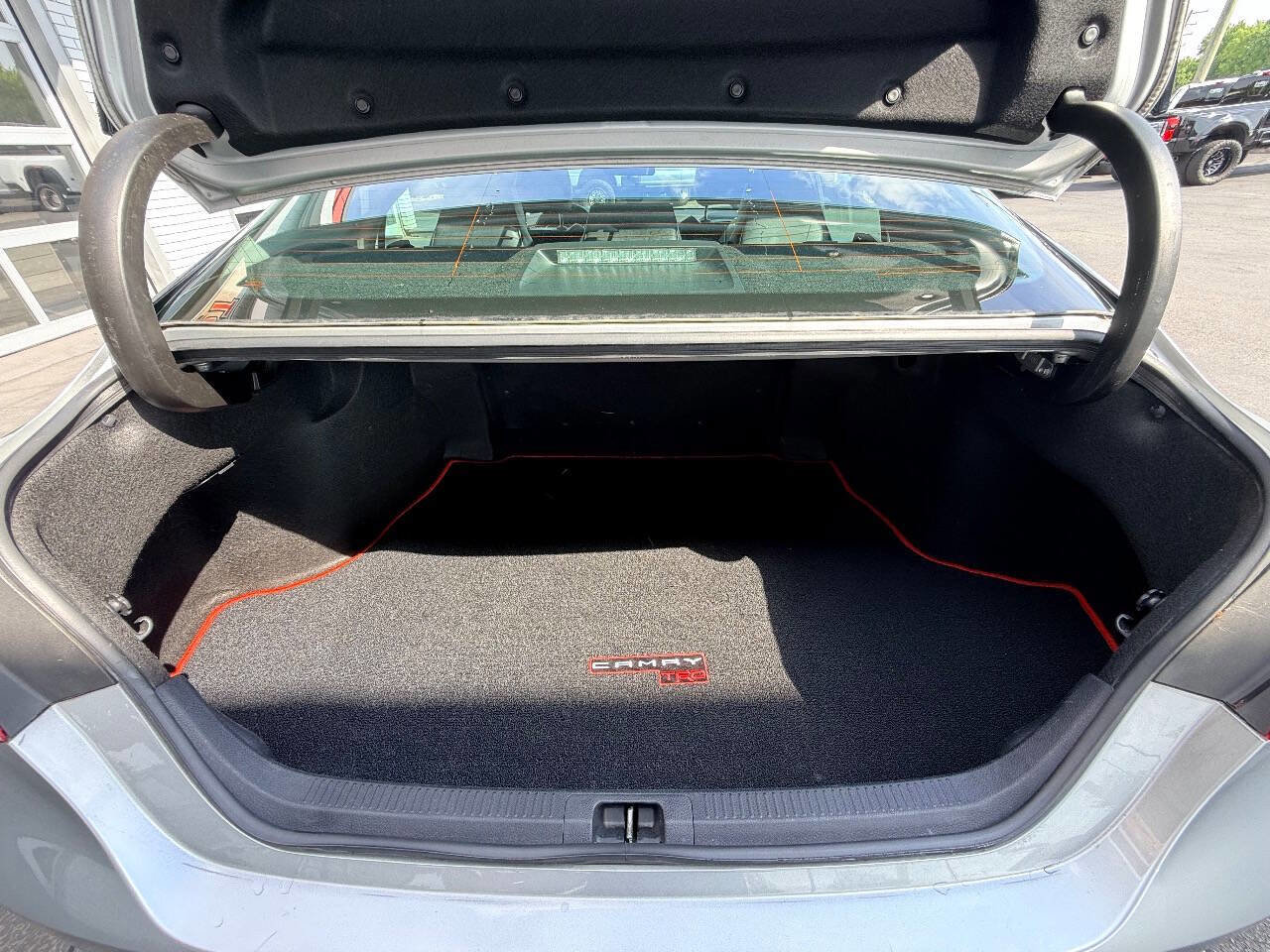 Used 2020 Toyota Camry TRD FWD image 31