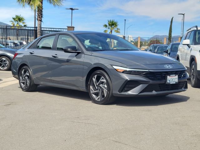 Certified 2025 Hyundai Elantra SEL image 30