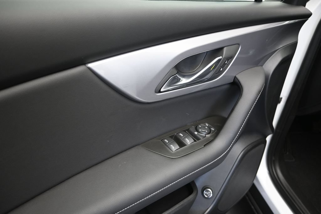 New 2026 Chevrolet Blazer LT w/ Convenience Package FWD image 11