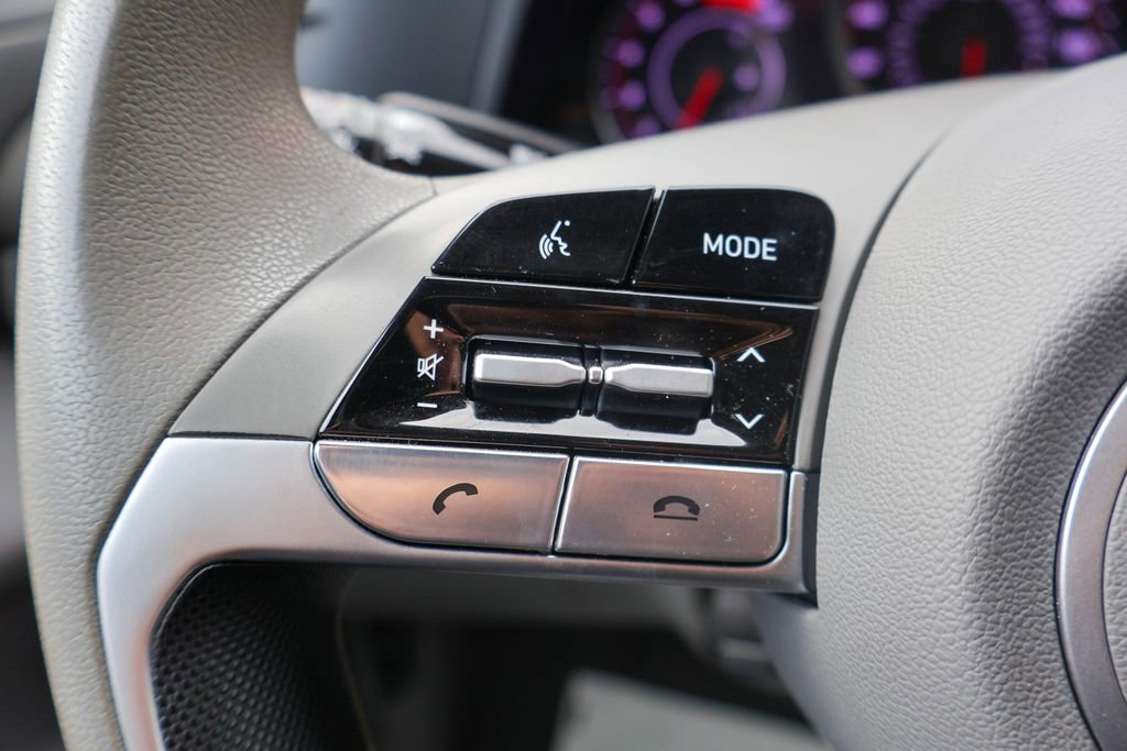 Used 2022 Hyundai Elantra SEL image 12