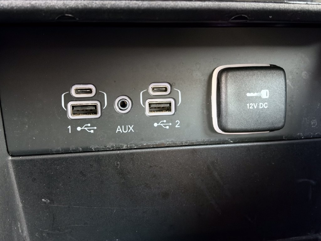 Used 2023 Jeep Grand Cherokee Laredo X AWD/4WD image 23