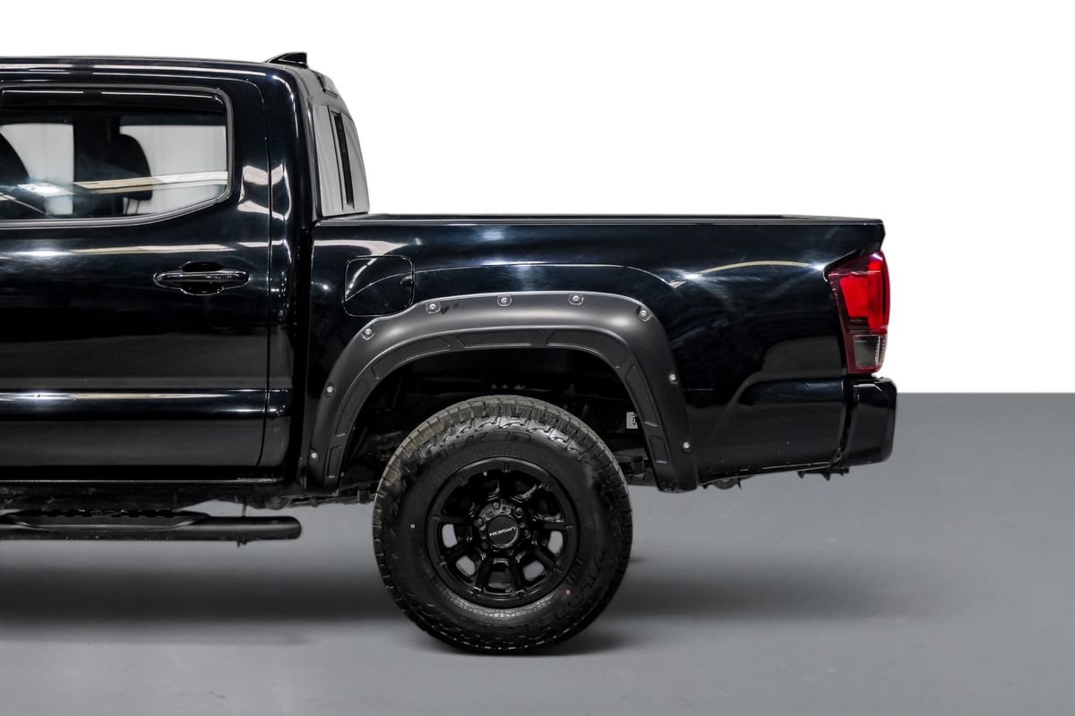 Used 2018 Toyota Tacoma SR w/ SR Convenience Package AWD/4WD image 11