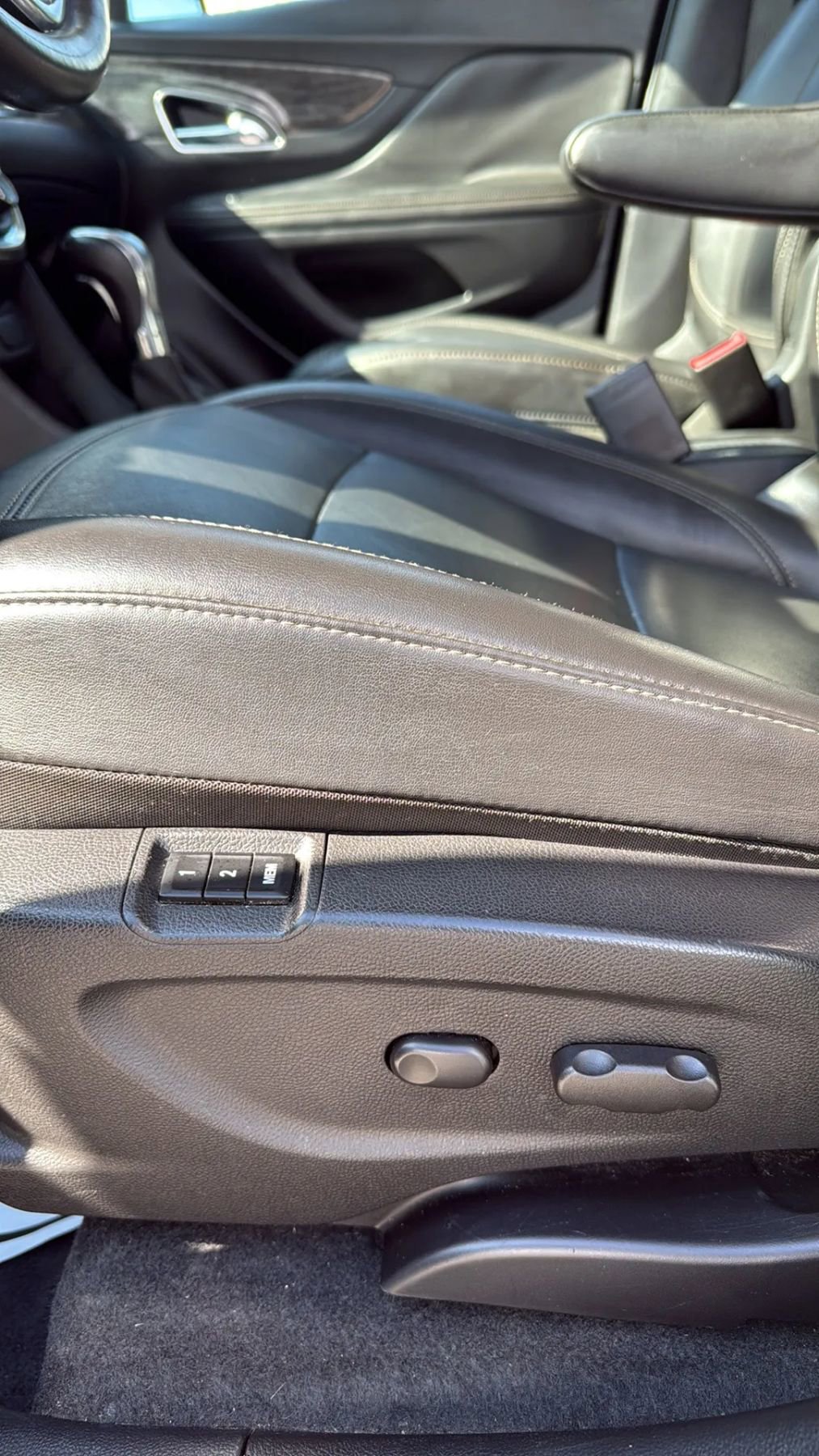 Used 2015 Buick Encore Premium w/ Experience Buick Package FWD image 13