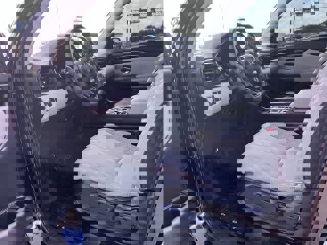 Used 2023 Honda Pilot LX image 3