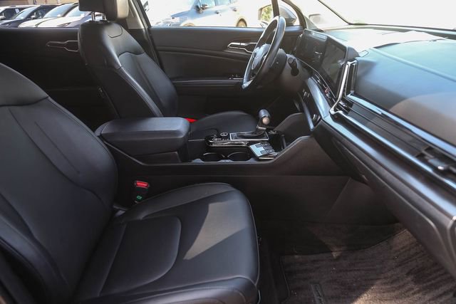 Certified 2024 Kia Sportage EX image 17