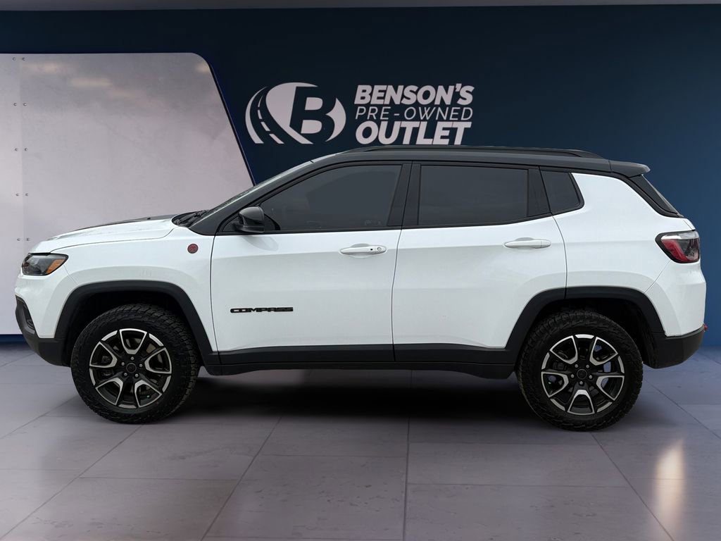 Used 2025 Jeep Compass Trailhawk w/ Trailer Tow Group image 2