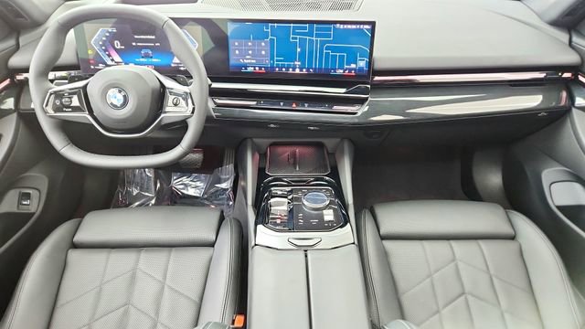Used 2026 BMW 530i RWD image 34