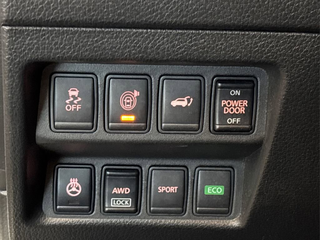 Used 2017 Nissan Rogue SV w/ SV Premium Package image 40