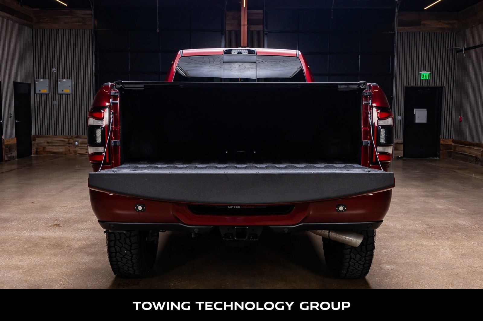 Used 2022 RAM 3500 Limited w/ Night Edition AWD/4WD image 8