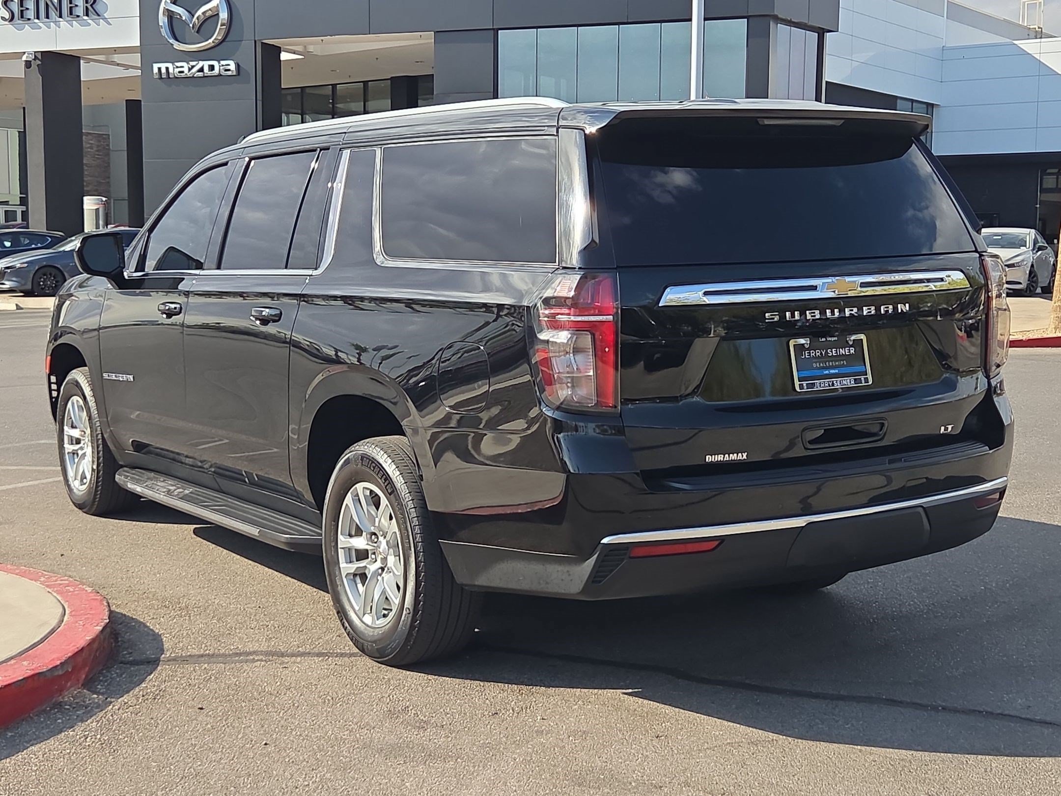 Used 2024 Chevrolet Suburban LT AWD/4WD image 3