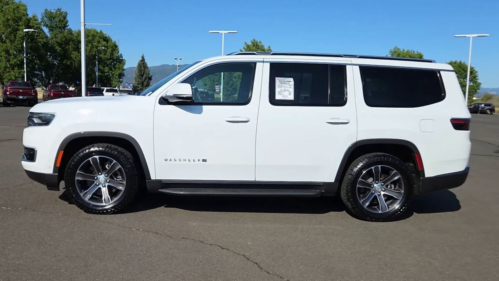 Used 2022 Jeep Wagoneer Series III AWD/4WD image 5
