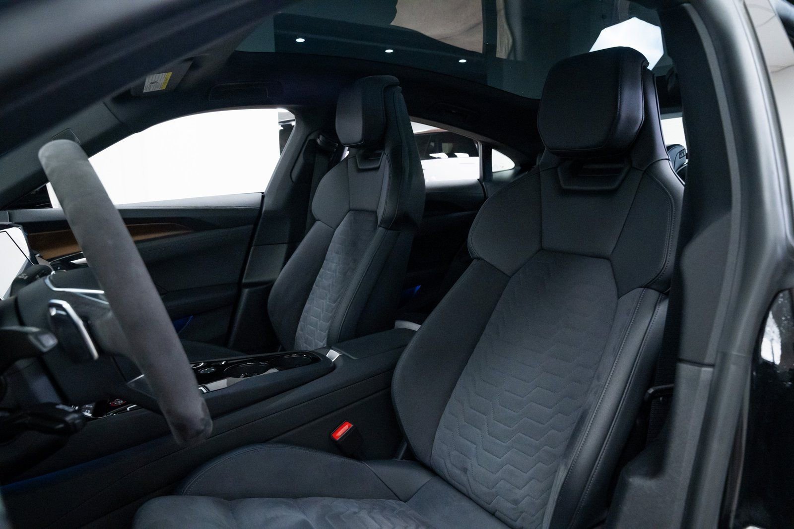 Used 2022 Audi e-tron GT Prestige w/ Prestige Package image 17