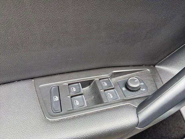 Used 2021 Volkswagen Tiguan SE FWD image 15