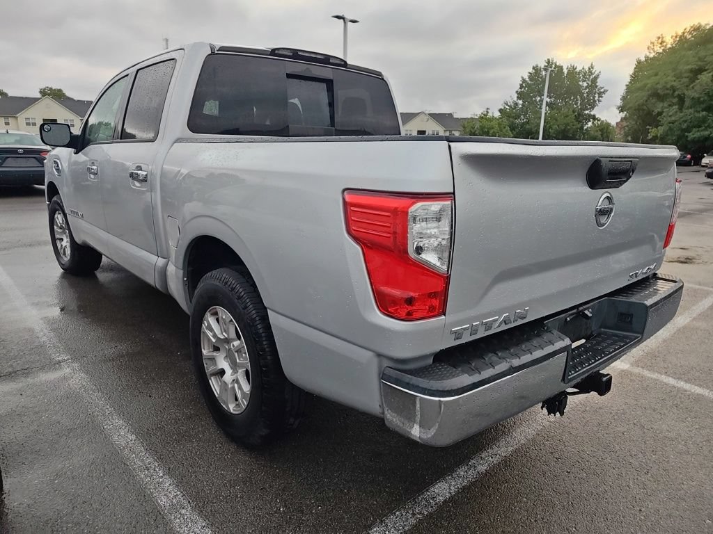 Used 2017 Nissan Titan SV AWD/4WD image 4