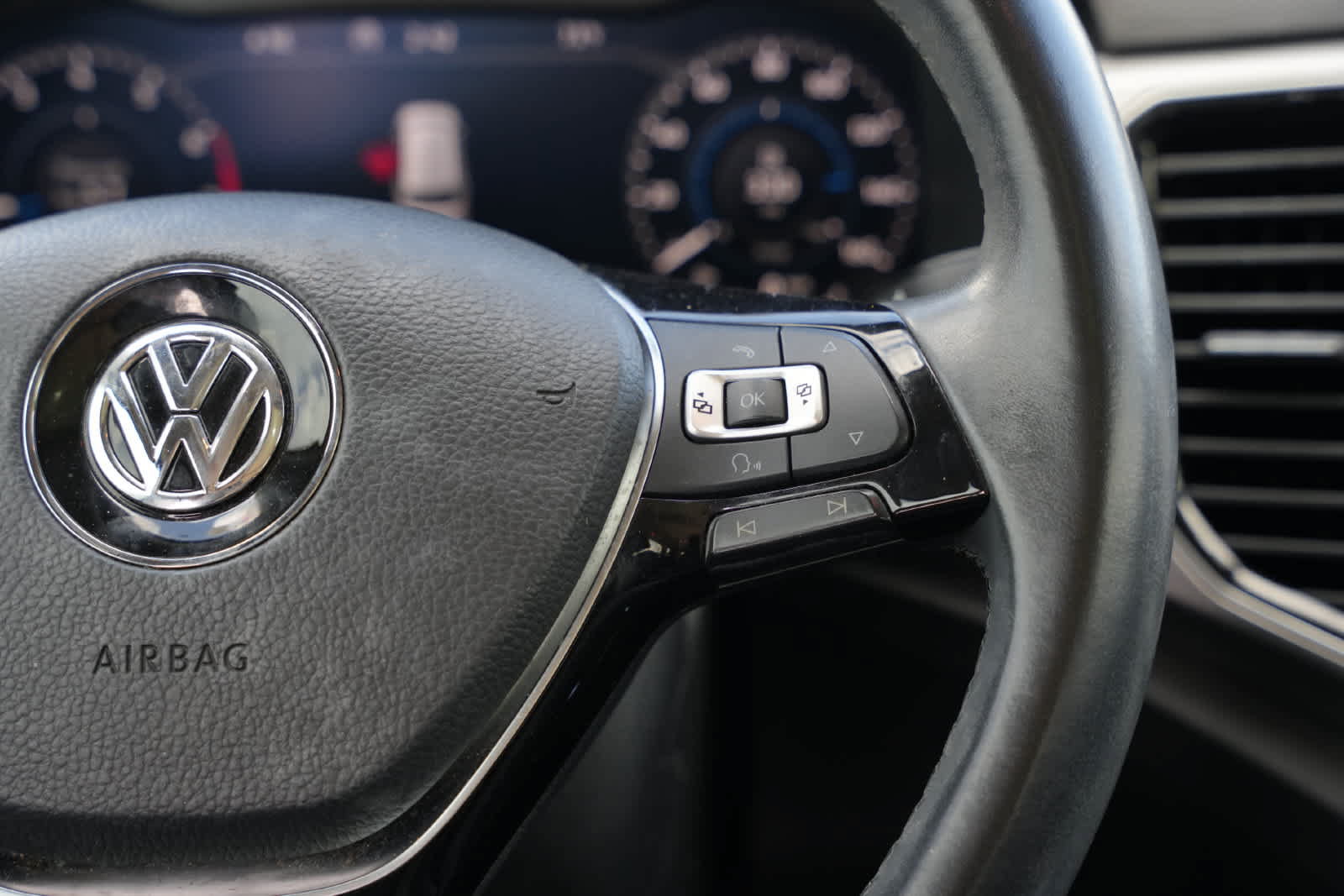 Used 2018 Volkswagen Atlas SEL Premium AWD/4WD image 10