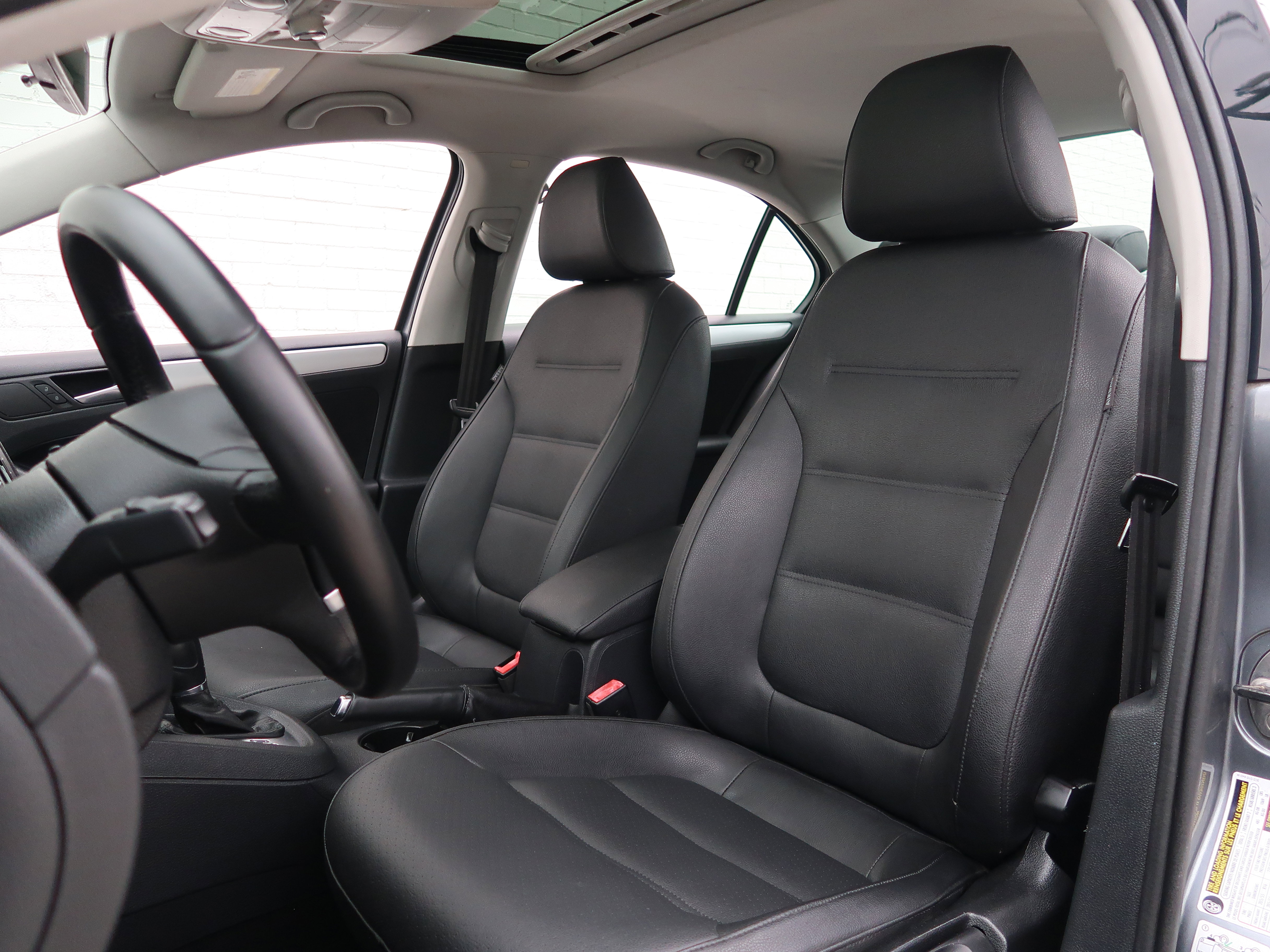 Used 2012 Volkswagen Jetta TDI FWD image 12