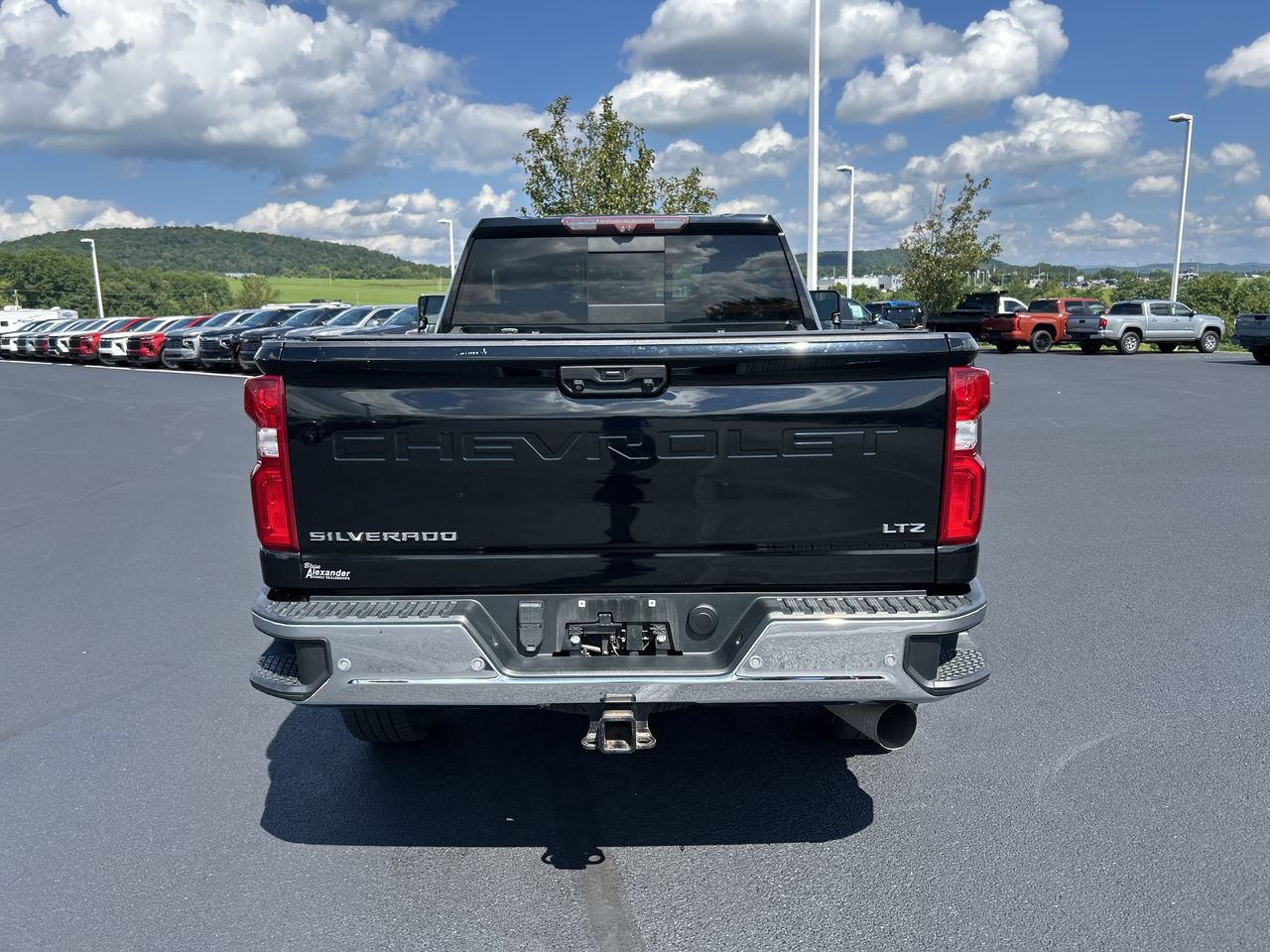 Used 2020 Chevrolet Silverado 2500 LTZ w/ LTZ Premium Package AWD/4WD image 6