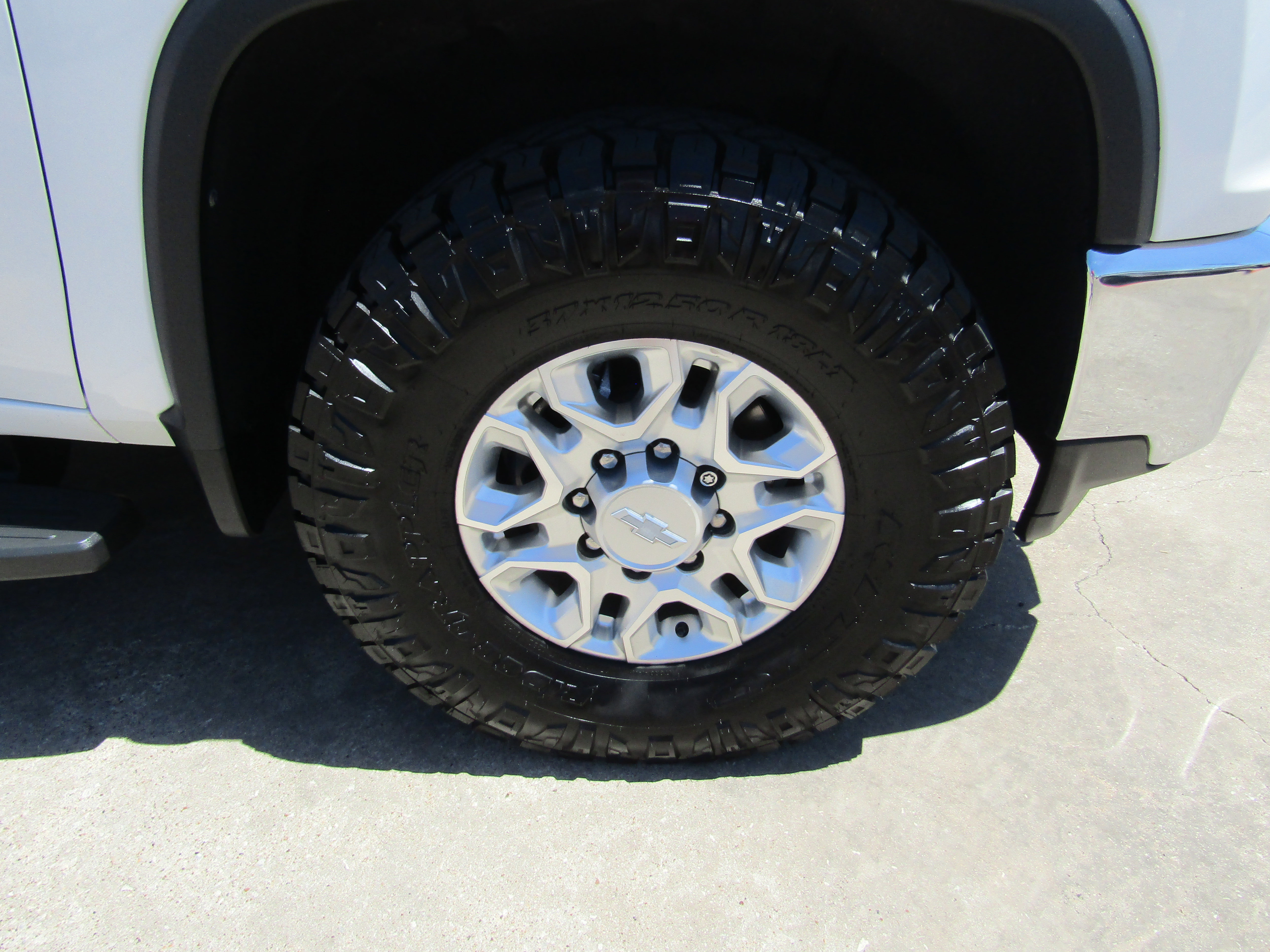 Used 2020 Chevrolet Silverado 2500 LT w/ Z71 Off-Road Package image 7