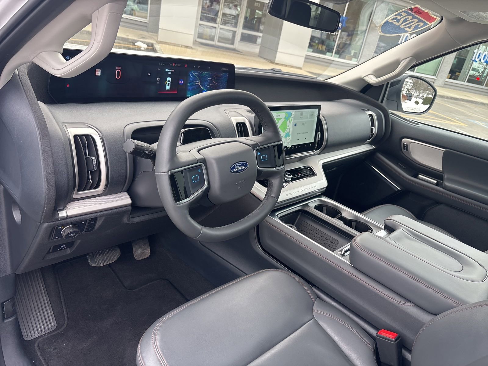 Used 2025 Ford Expedition Active image 13