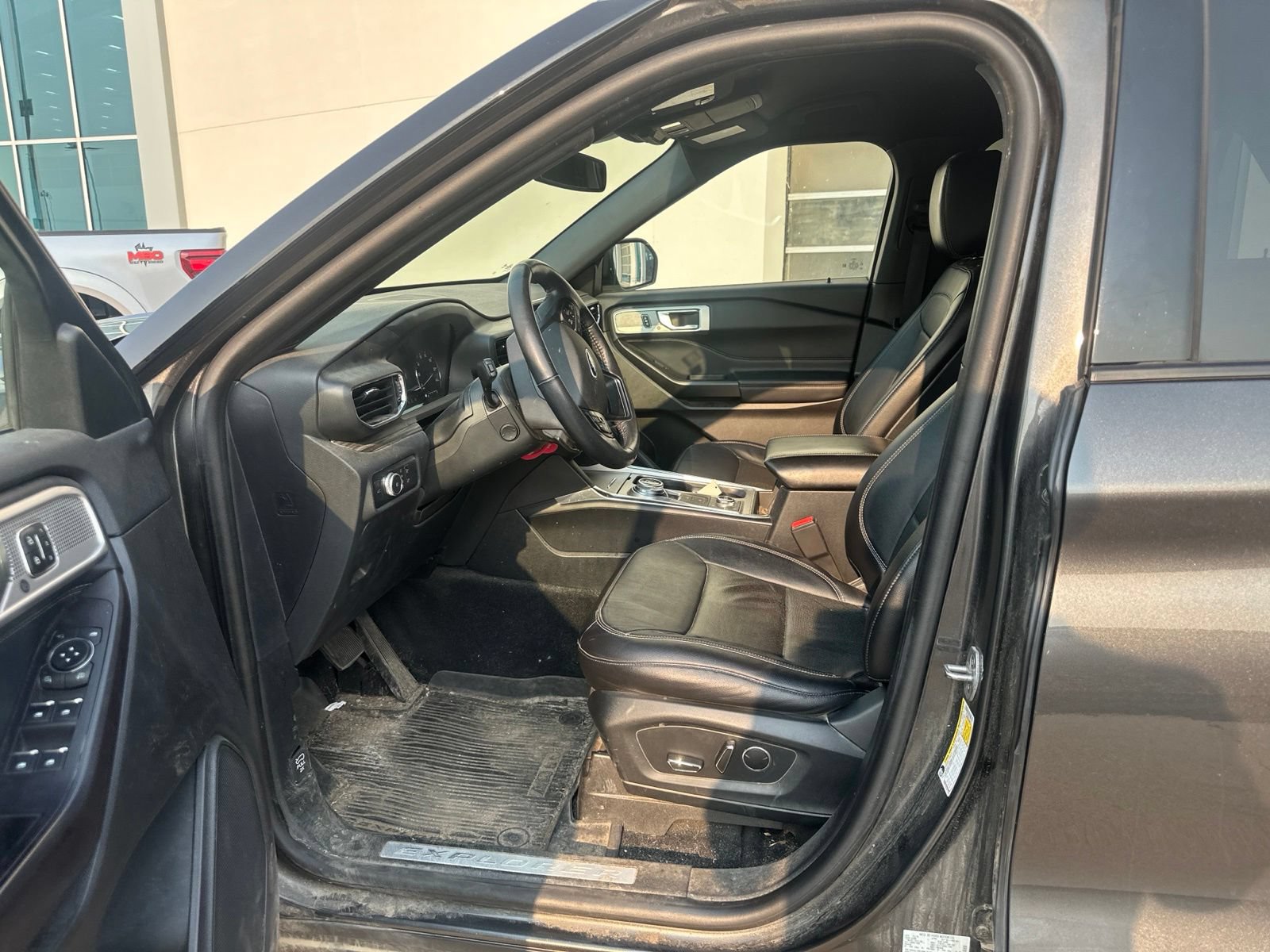 Used 2020 Ford Explorer Limited w/ Class III Trailer Tow Package AWD/4WD image 6