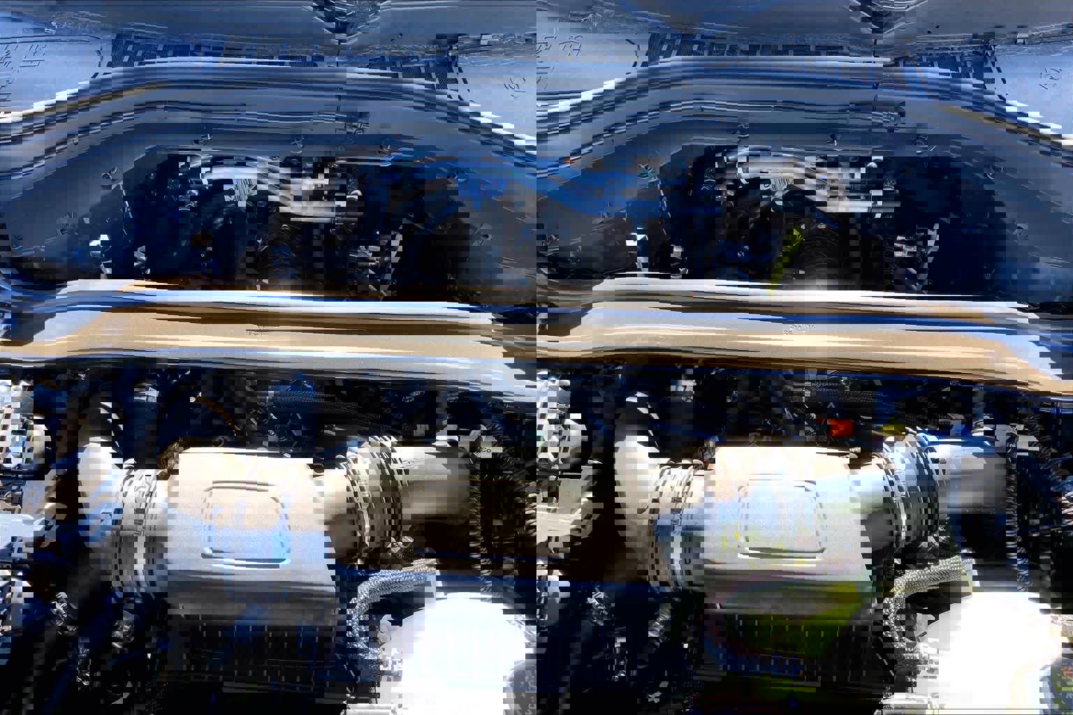 New 2026 Lincoln Aviator AWD w/ Jet Appearance Package image 17