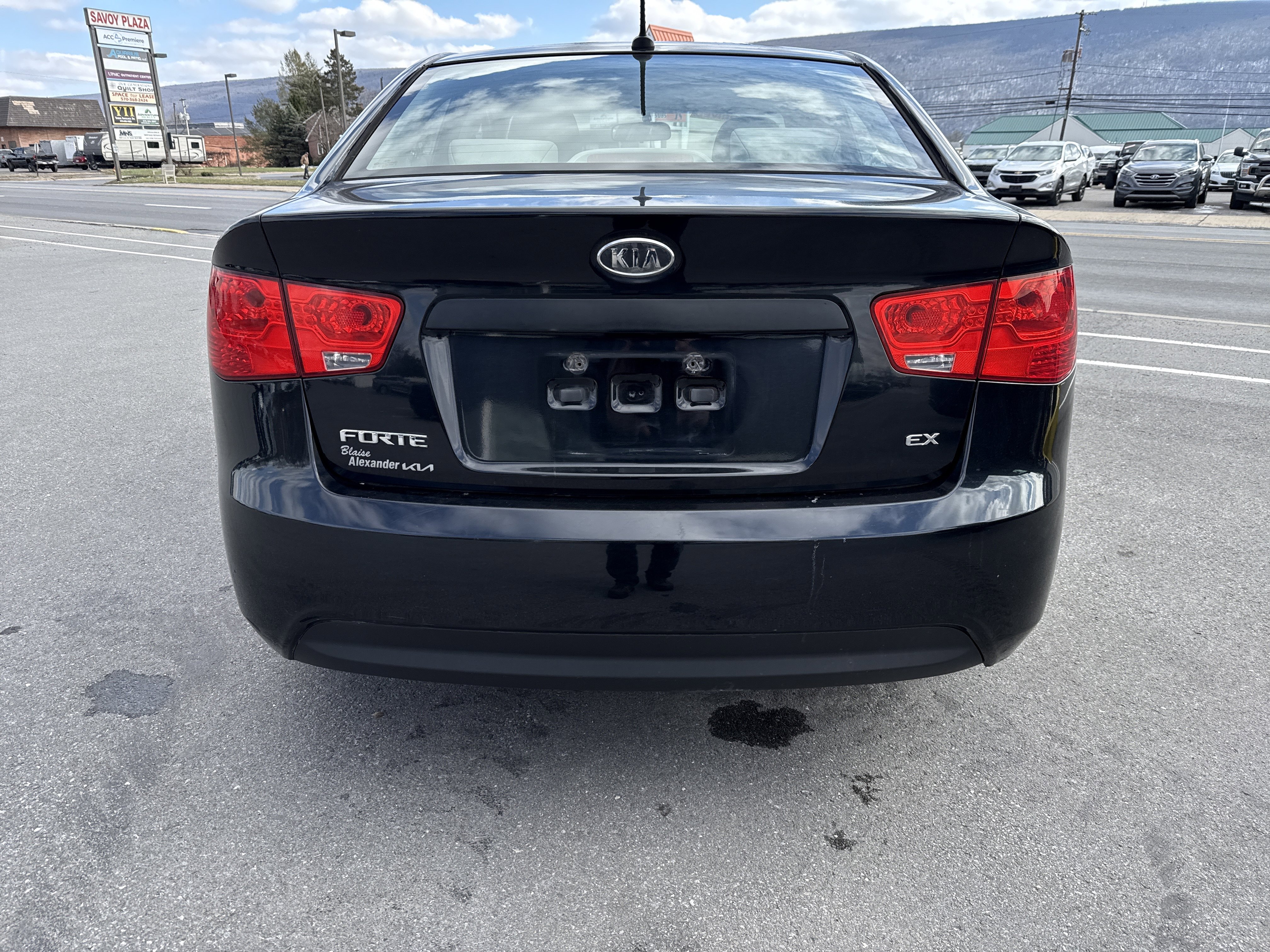 Used 2010 Kia Forte EX image 4