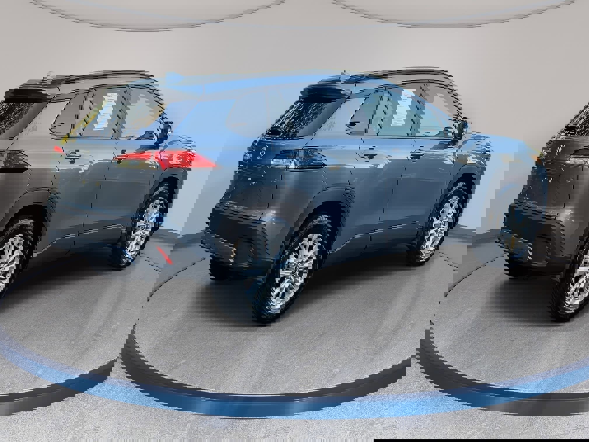 Used 2024 Toyota Corolla Cross LE w/ Moonroof Package image 5