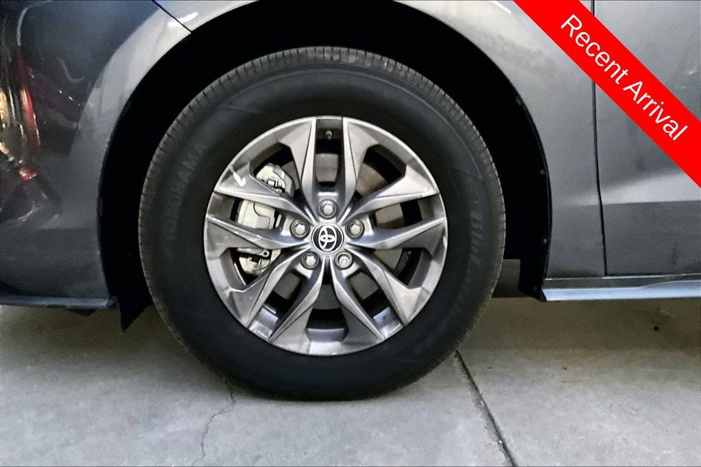 Certified 2025 Toyota Sienna XLE w/ XLE Plus Package image 8