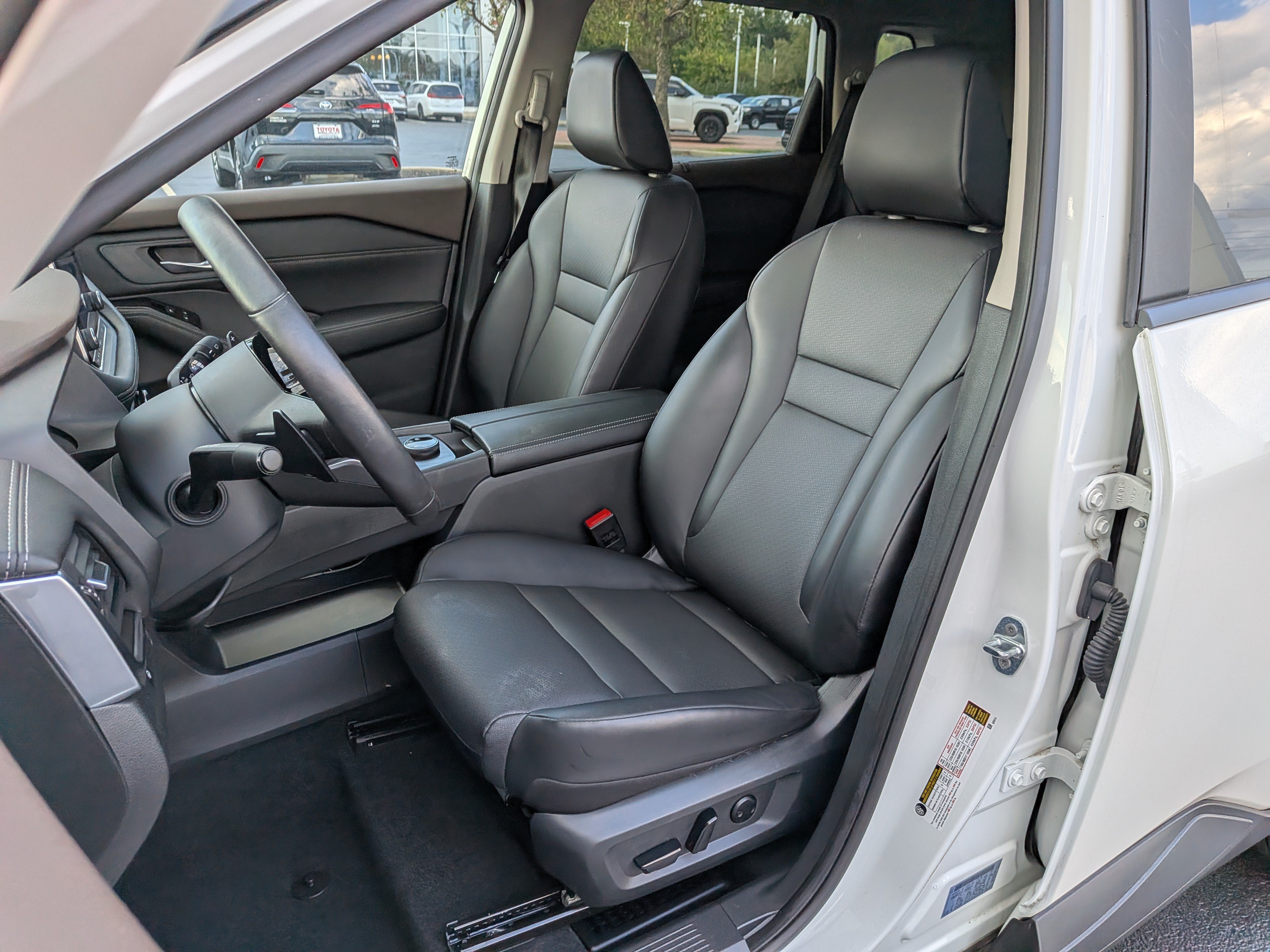 Used 2023 Nissan Rogue SV w/ SV Premium B Package AWD/4WD image 13