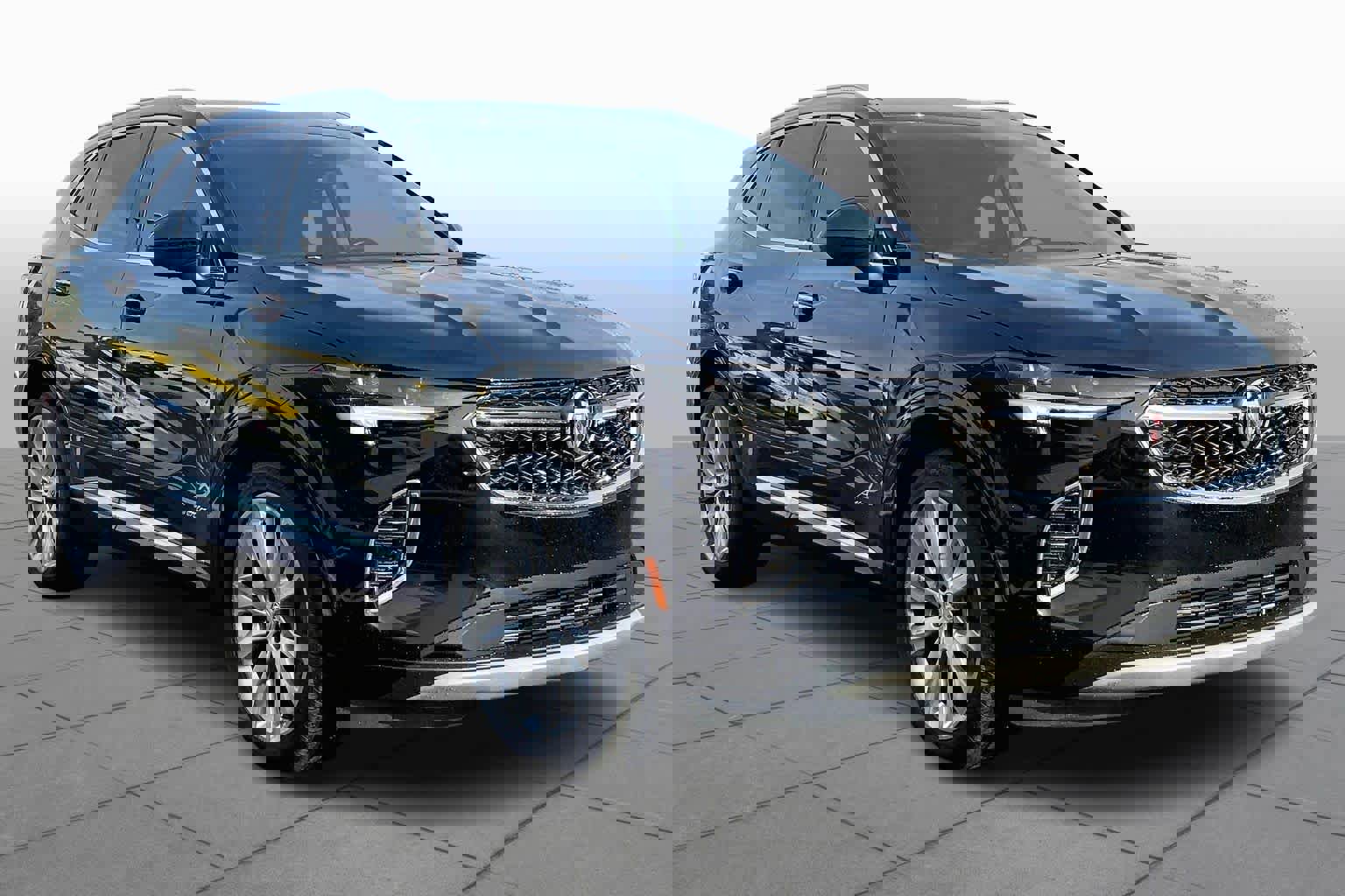 Used 2023 Buick Envision Avenir image 2