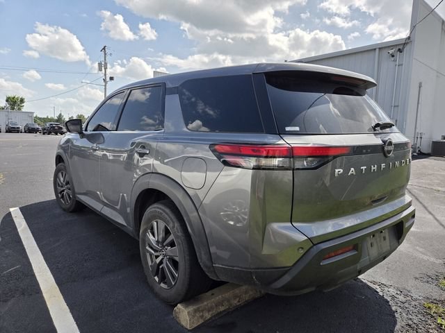 Used 2022 Nissan Pathfinder S FWD image 2