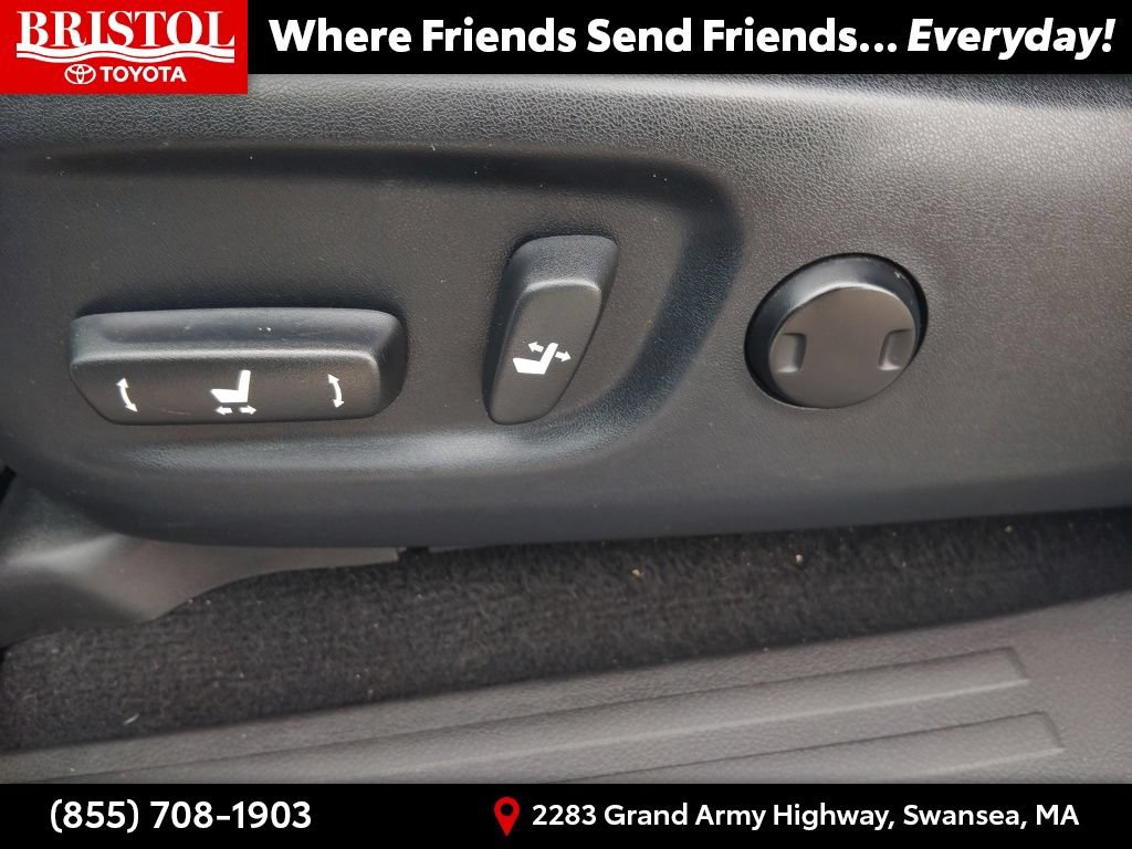 Used 2016 Toyota 4Runner SR5 w/ Four Season Floor Mat Package AWD/4WD image 19