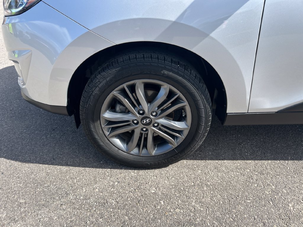 Used 2015 Hyundai Tucson SE AWD/4WD image 11
