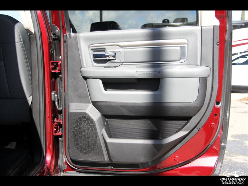 Used 2017 RAM 2500 SLT w/ Luxury Group RWD image 33