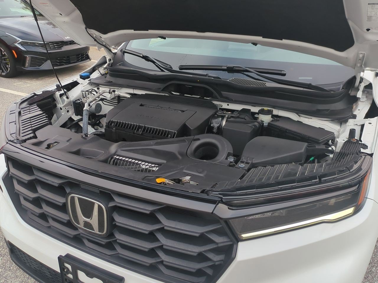 Used 2025 Honda Pilot Sport image 45