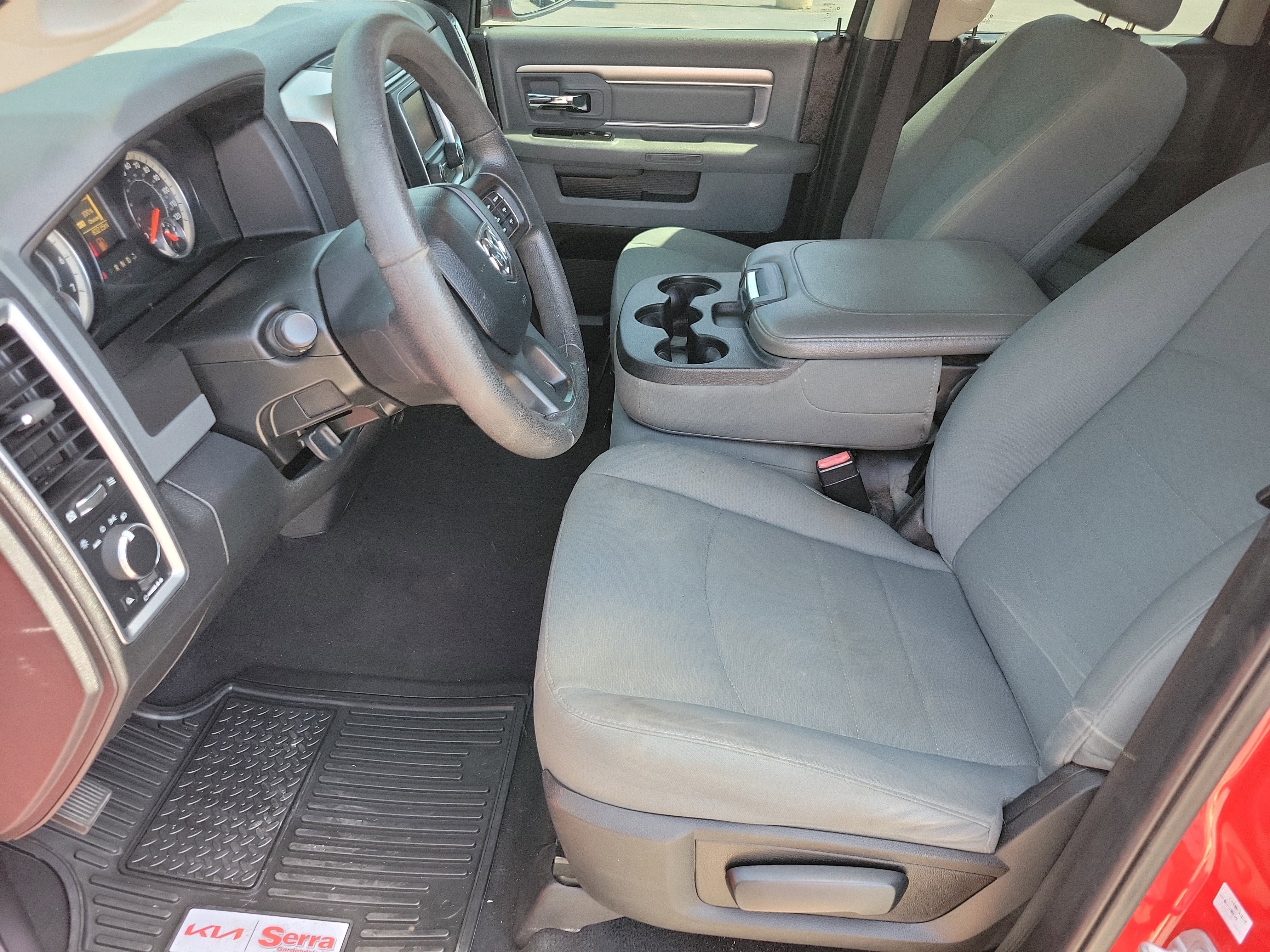 Used 2017 RAM 1500 Classic SLT image 4