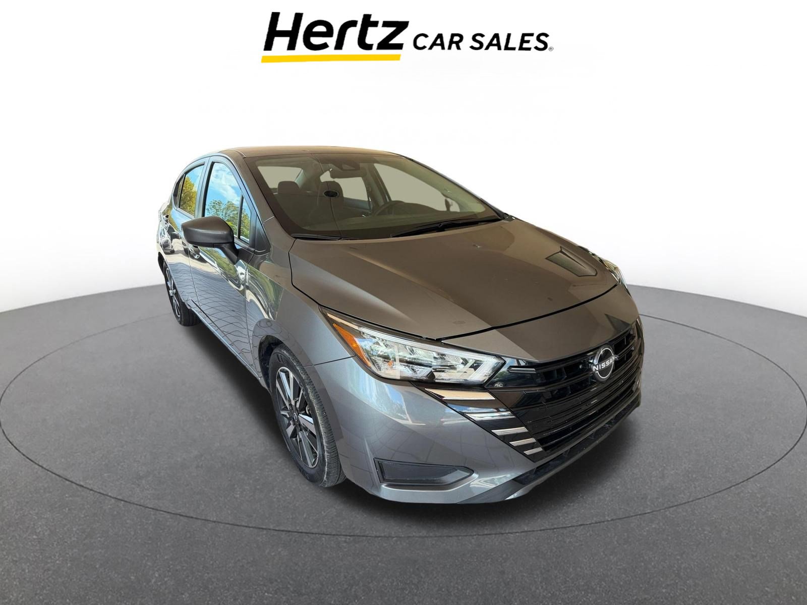 Used 2025 Nissan Versa SV image 1